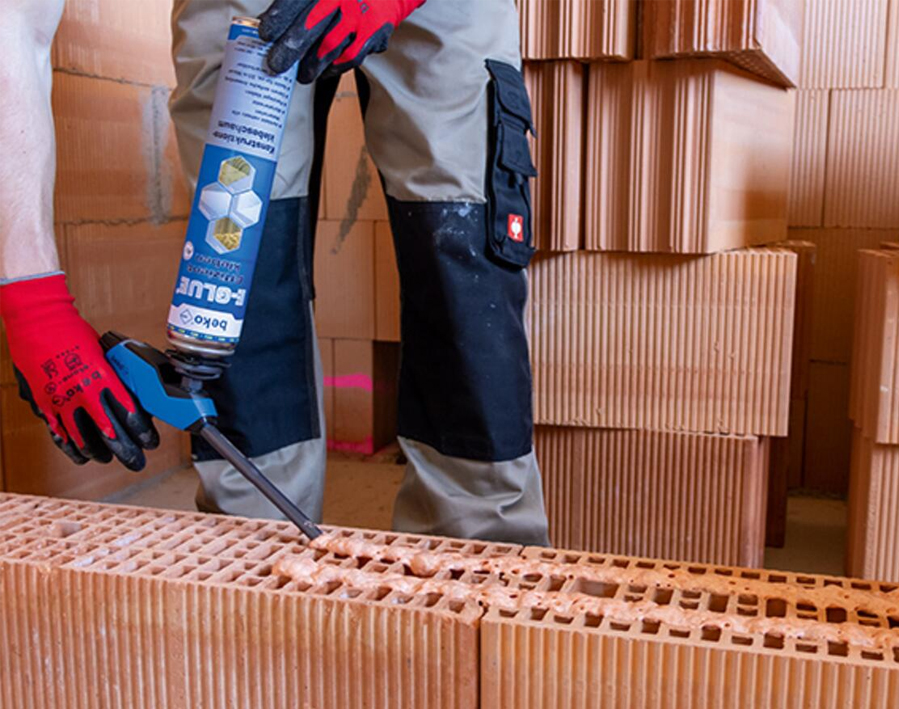 Schiuma adesiva per edilizia E-GLUE